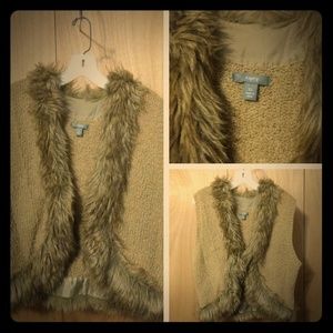 Faux fur knit vest by Apt 9 size XL